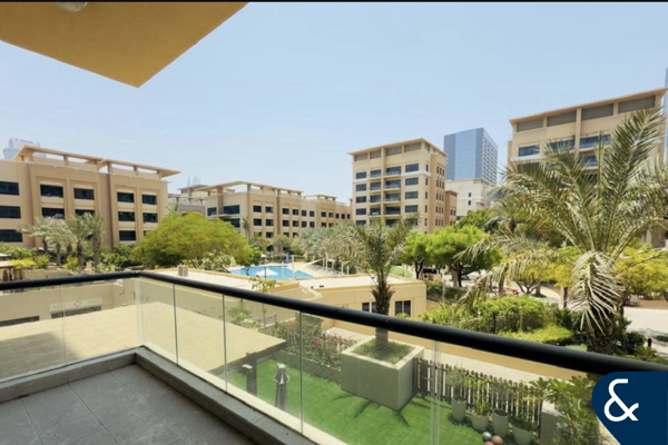 Spacious 3 Bed | Pool View | Vacant Now